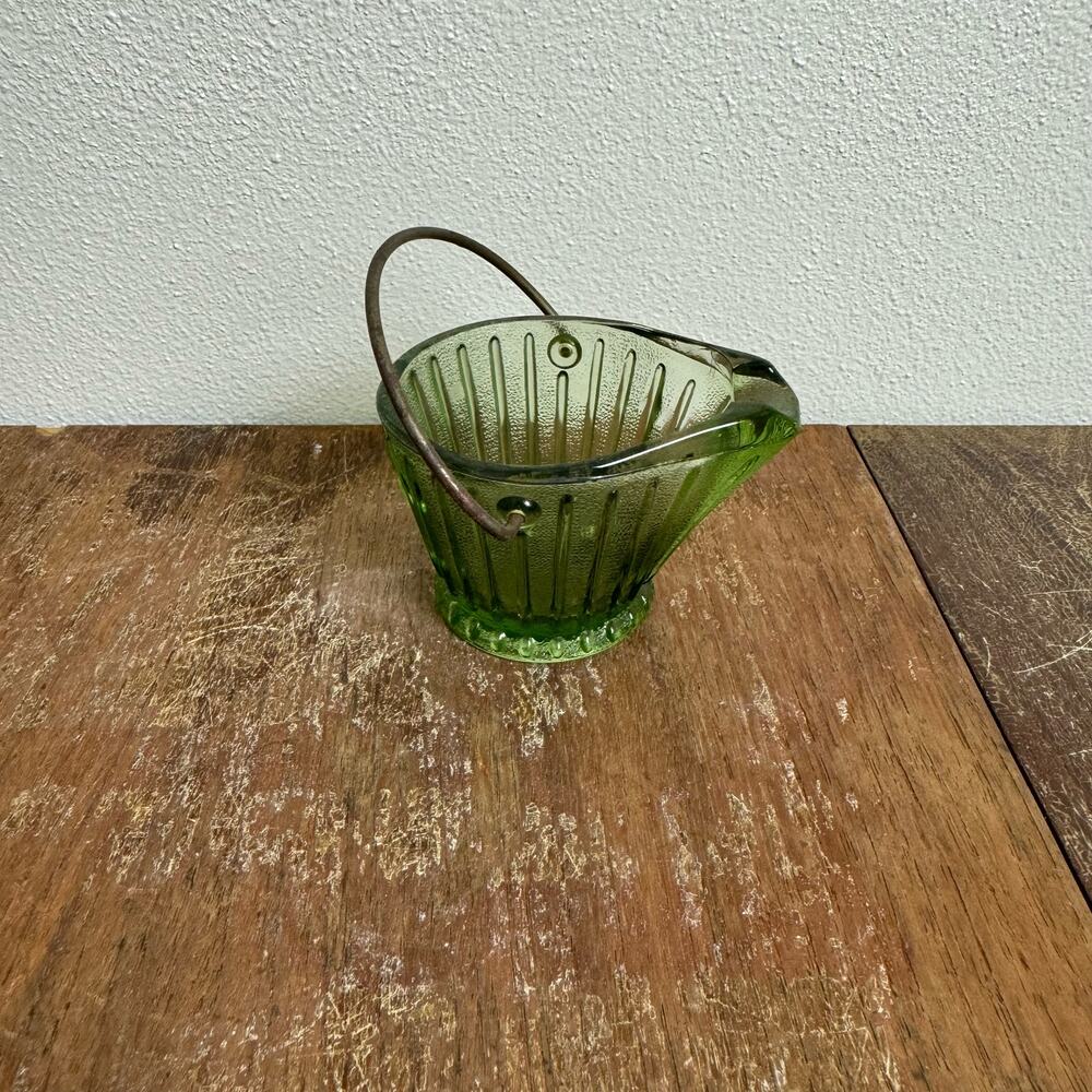 Vintage Hazel Atlas Little Coal Bucket Ashtray With Handle Green Glass - Picture 4 of 8